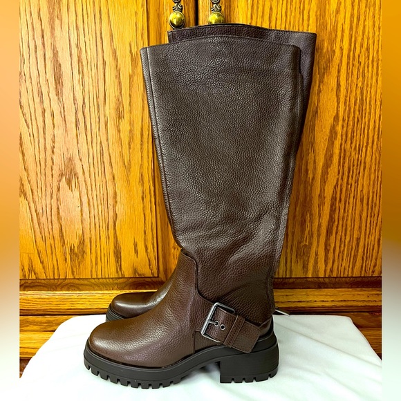 Macy's Shoes - NWT Brown Leather wide calf boots. Real leather. Back zip. Sexy.